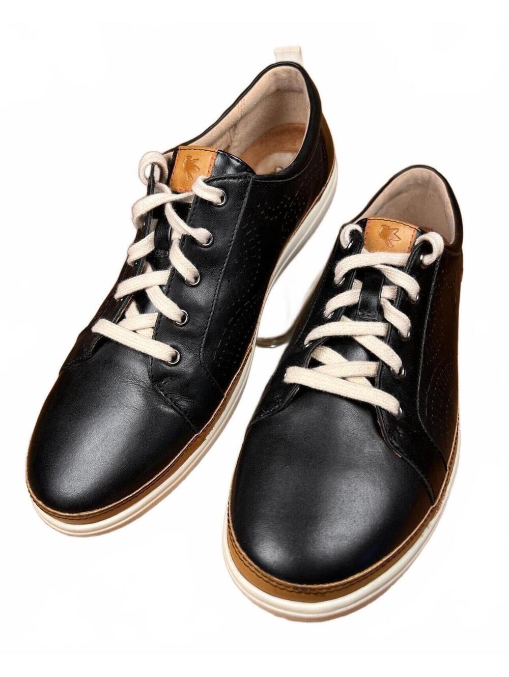Women’s Cobb Hill Casual Black and Tan Leather Sneakers with White Laces Size 11